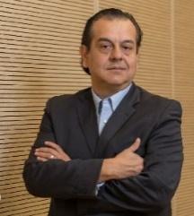 Dr. Ricardo Salazar