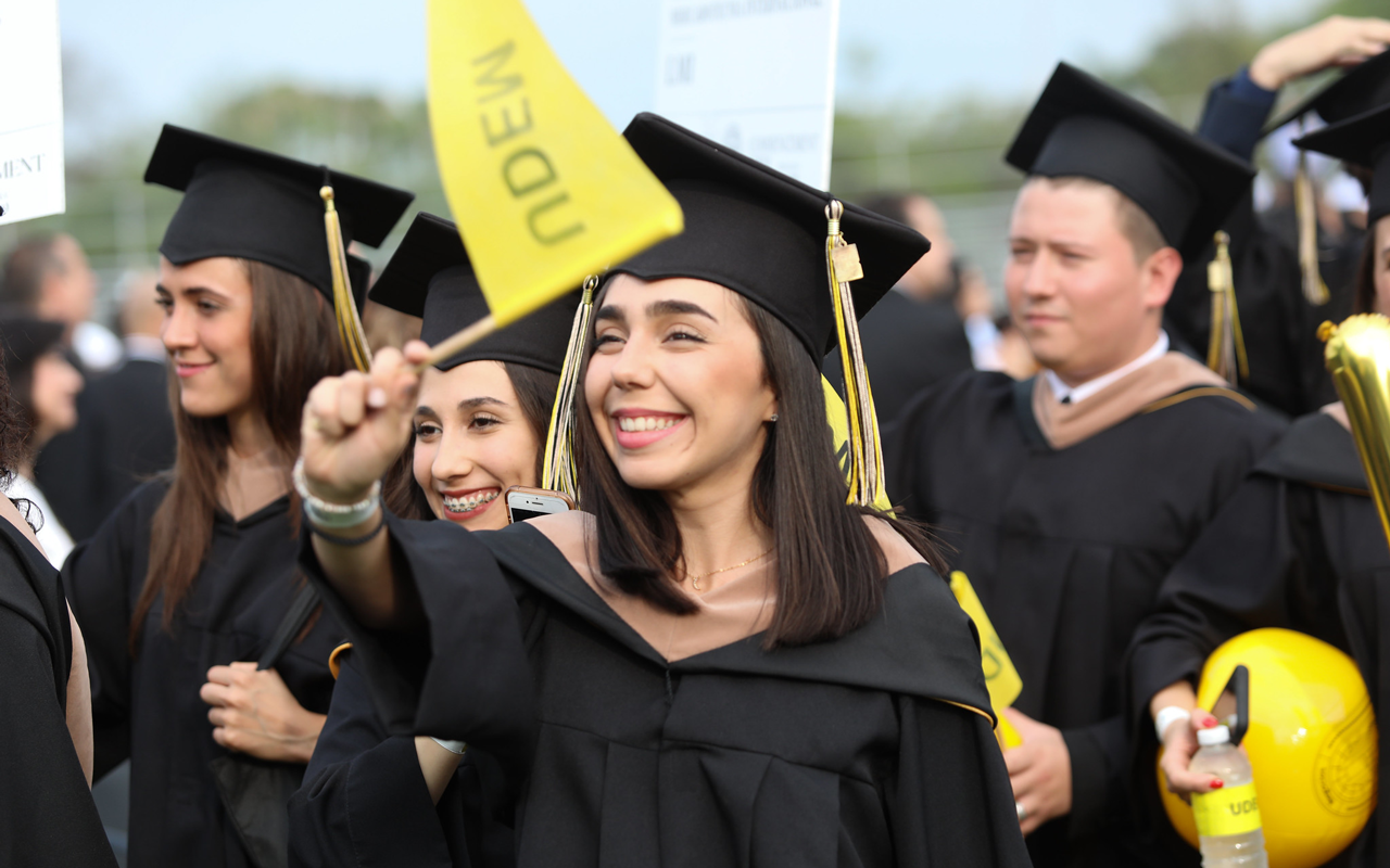 Graduación de profesional y posgrado