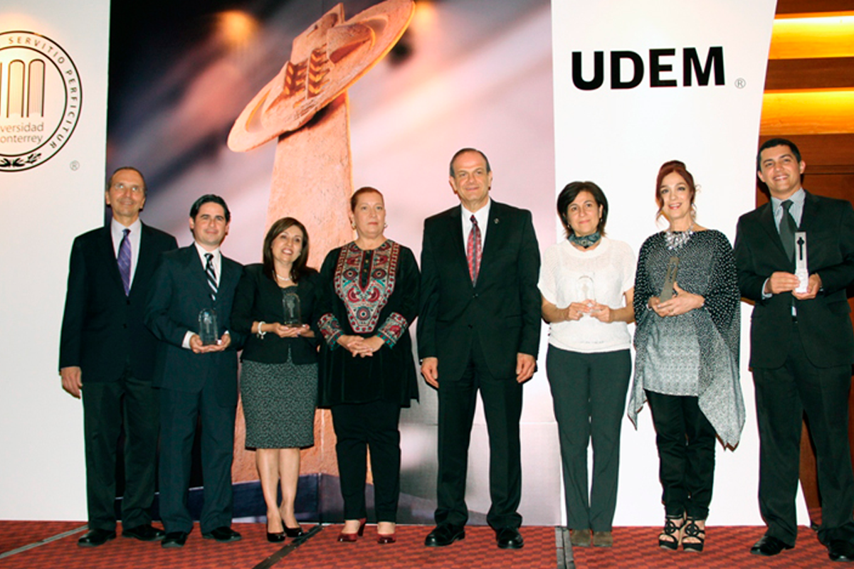 Ganadores del Premio Pro Magistro Roberto Garza Sada 2012