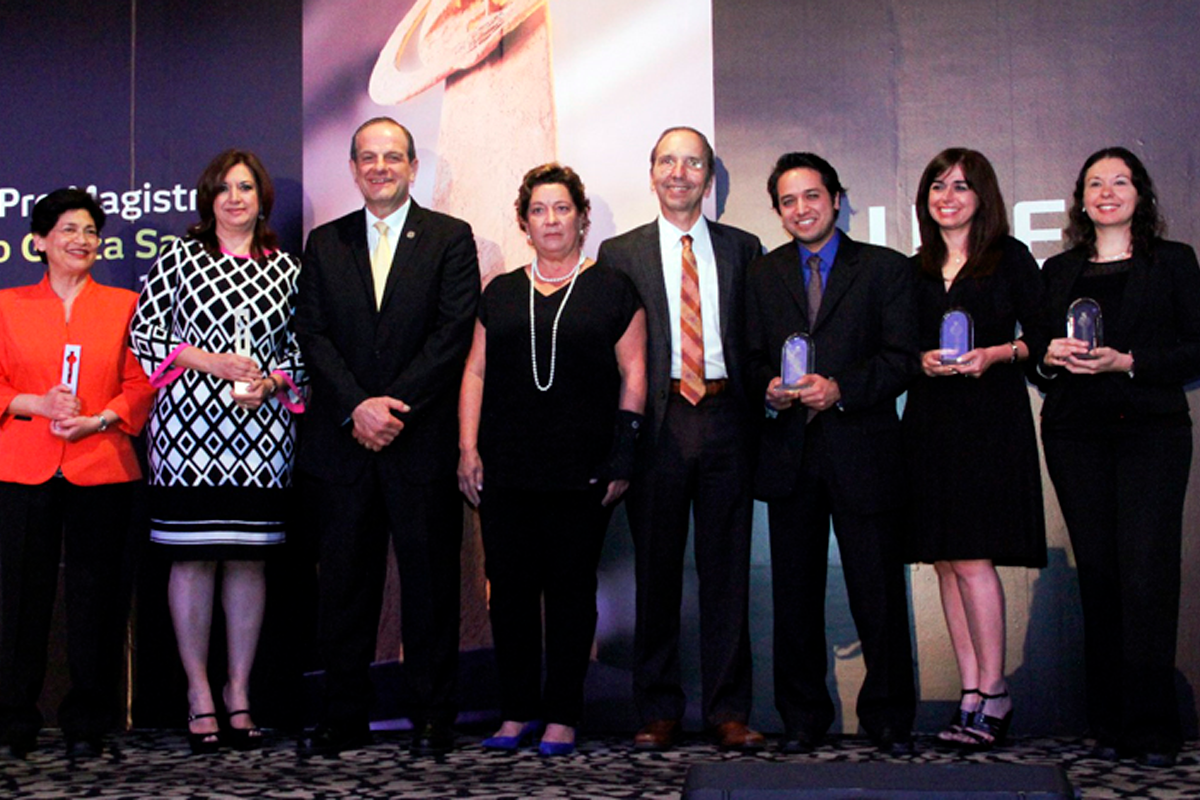 Ganadores del Premio Pro Magistro Roberto Garza Sada 2014