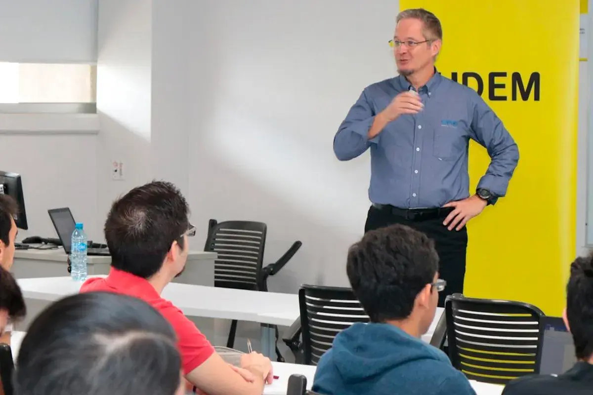 Analizan calidad de lubricantes en la Semana de la Tribología