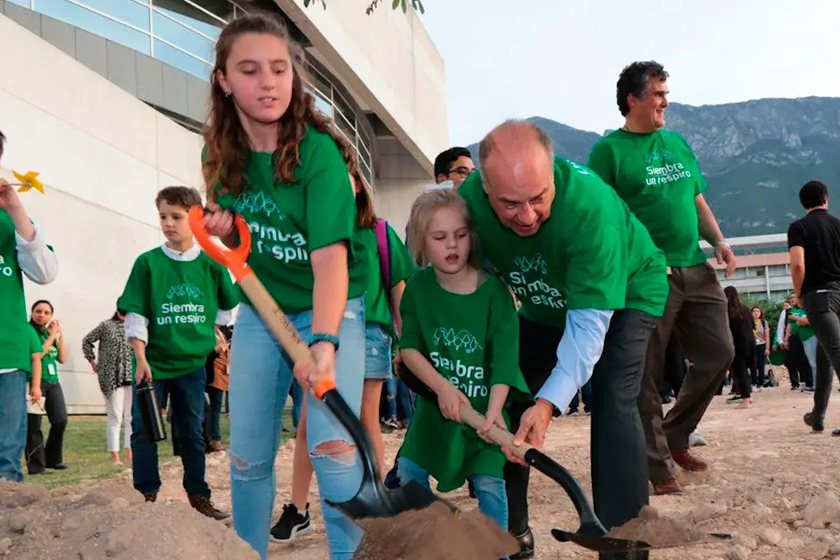 Comienza UDEM siembra de pulmón al poniente de la ciudad