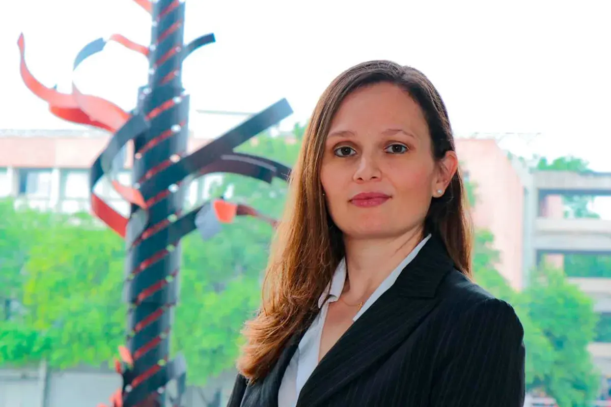 Recibe premio por propuesta para aprendizaje del inglés