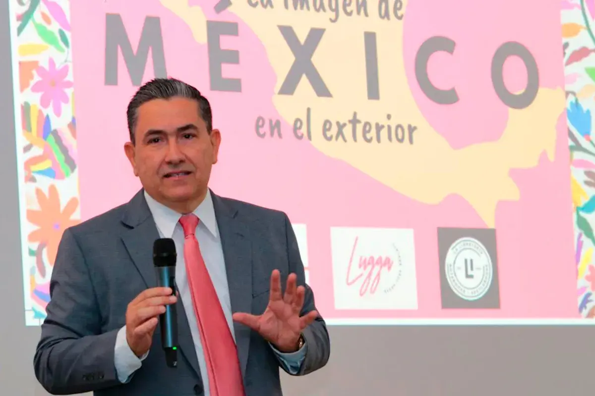 Reflexionan sobre relaciones culturales y comerciales con el exterior