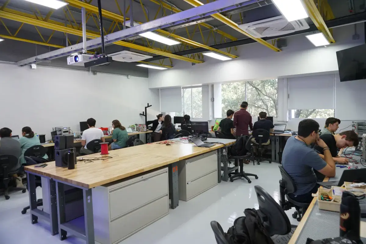 Electronics Laboratory UDEM