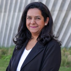 Berha Díaz directora de carrera de Educación