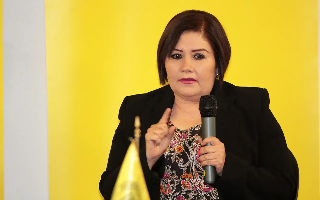 Fotografía de Noticia "Comparten mujeres destacadas su experiencia laboral"