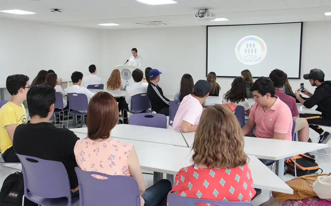Fotografía de alumnos de prepa UDEM Unidad San Pedro