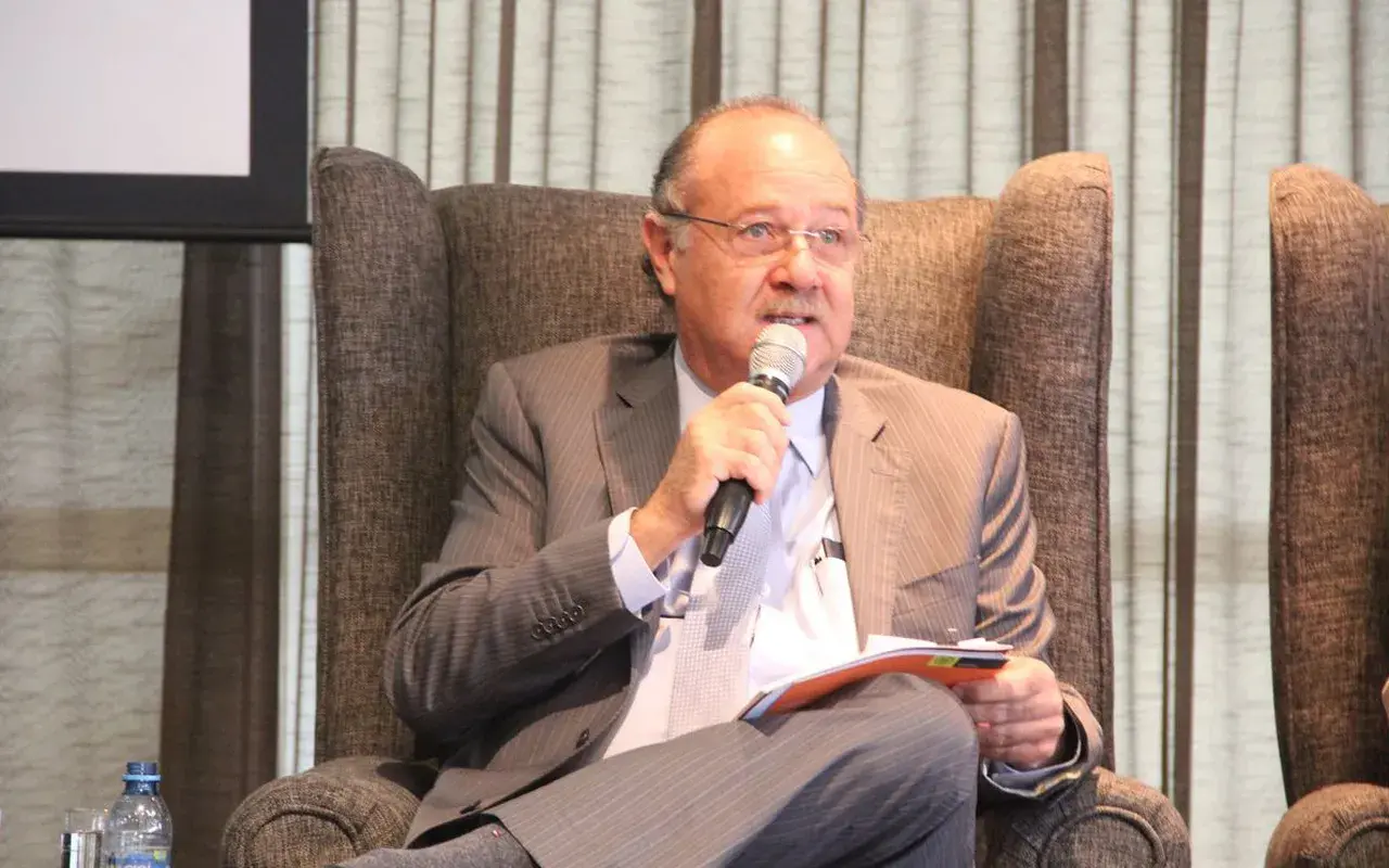 Fotografía de charla en la inauguración del Doctorado en Derecho