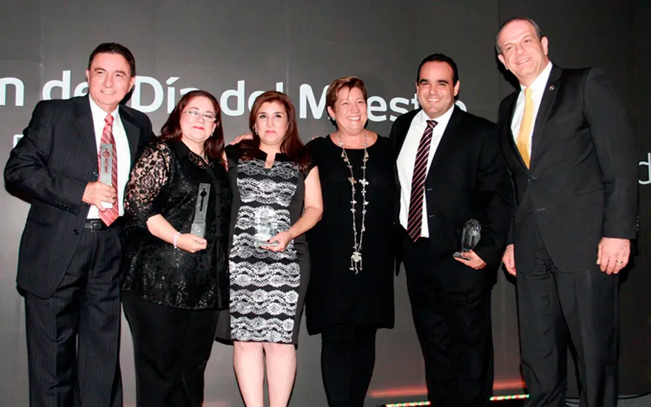 Ganadores del Premio Pro Magistro Roberto Garza Sada 2016