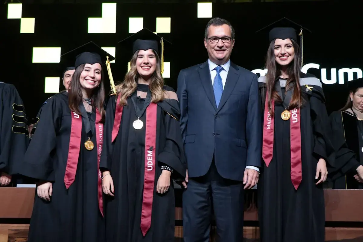 Alumnos summa cum laude