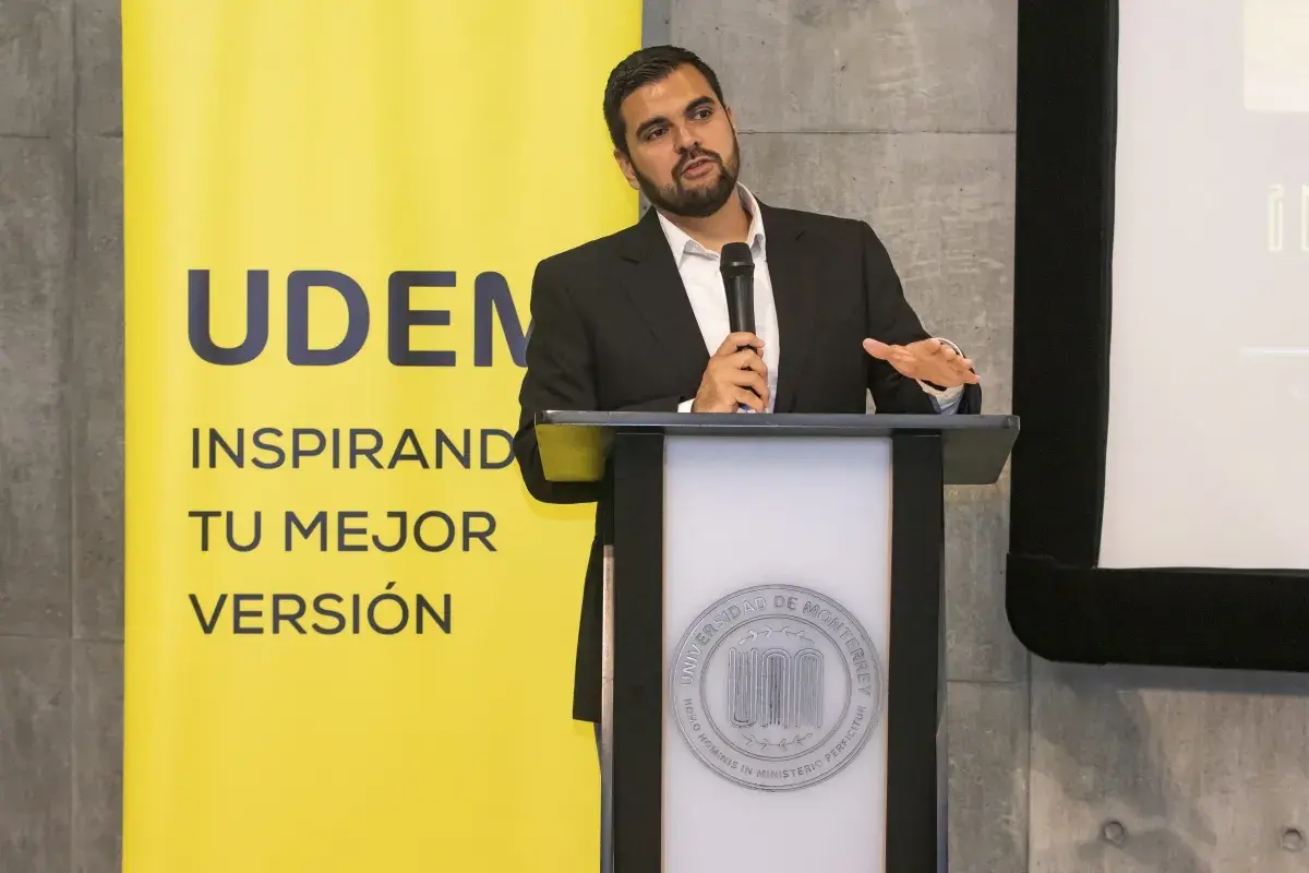 Brindan visión del mundo laboral de la ingeniería empresarial | UDEM