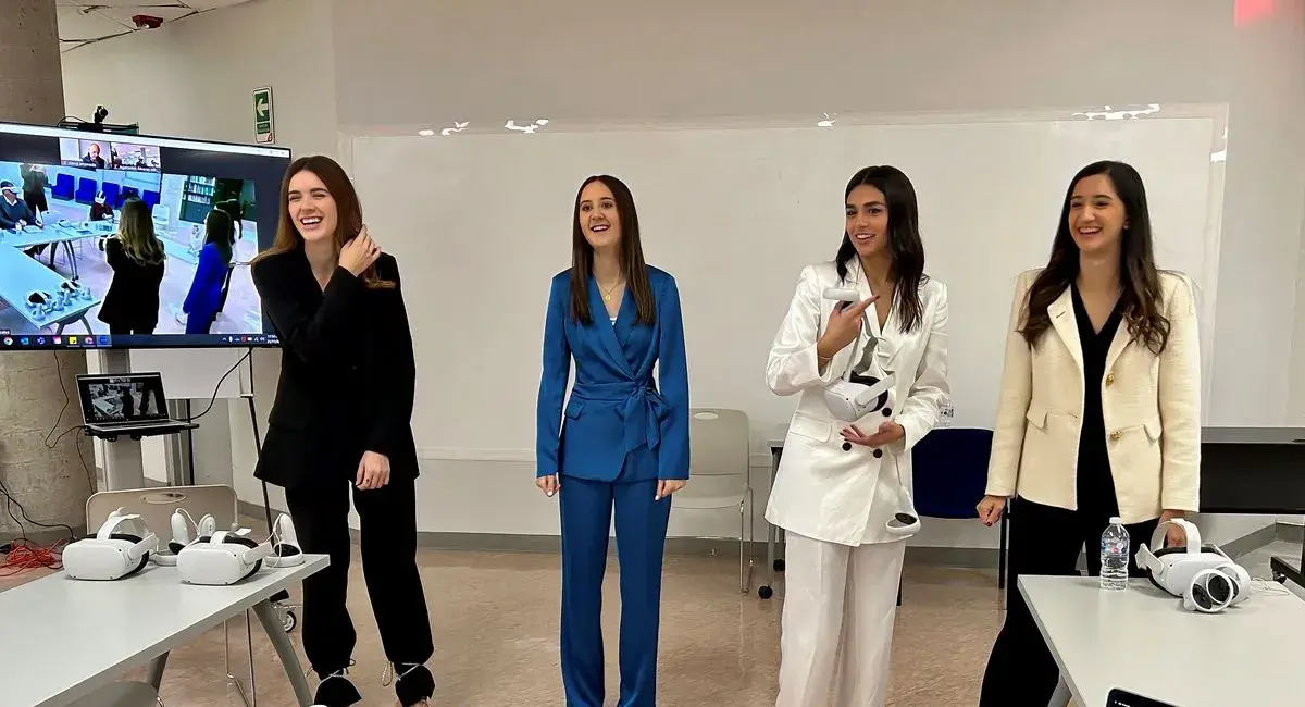 Estudiantes de la Licenciatura en Mercadotecnia de la Universidad de Monterrey establecen serie de pasos que permiten a las marcas innovar y diseñar experiencias para el metaverso.