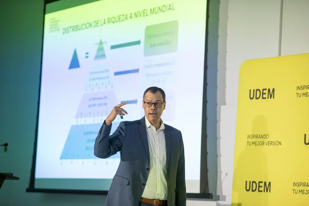 Archivo UDEM