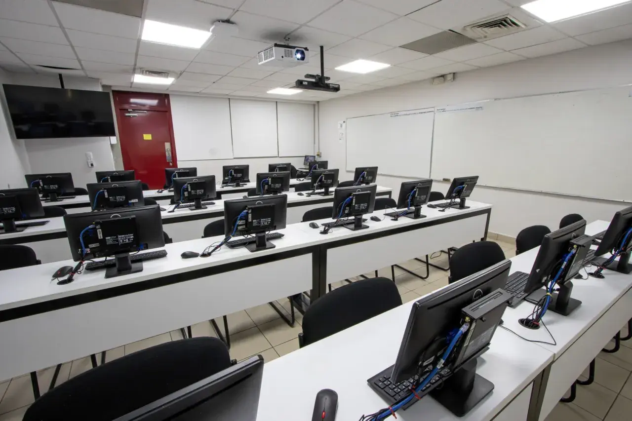 Laboratorios de Cómputo (Ingeniería)