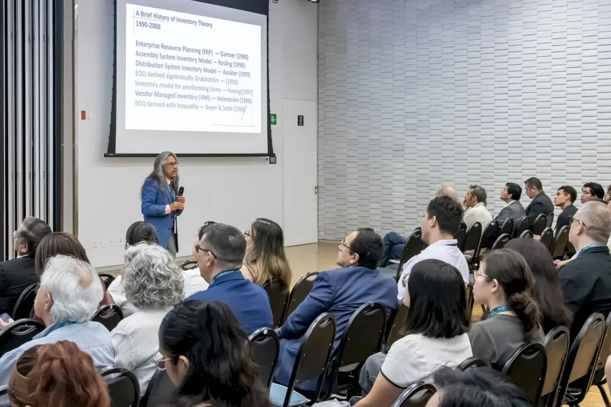 Archivo UDEM