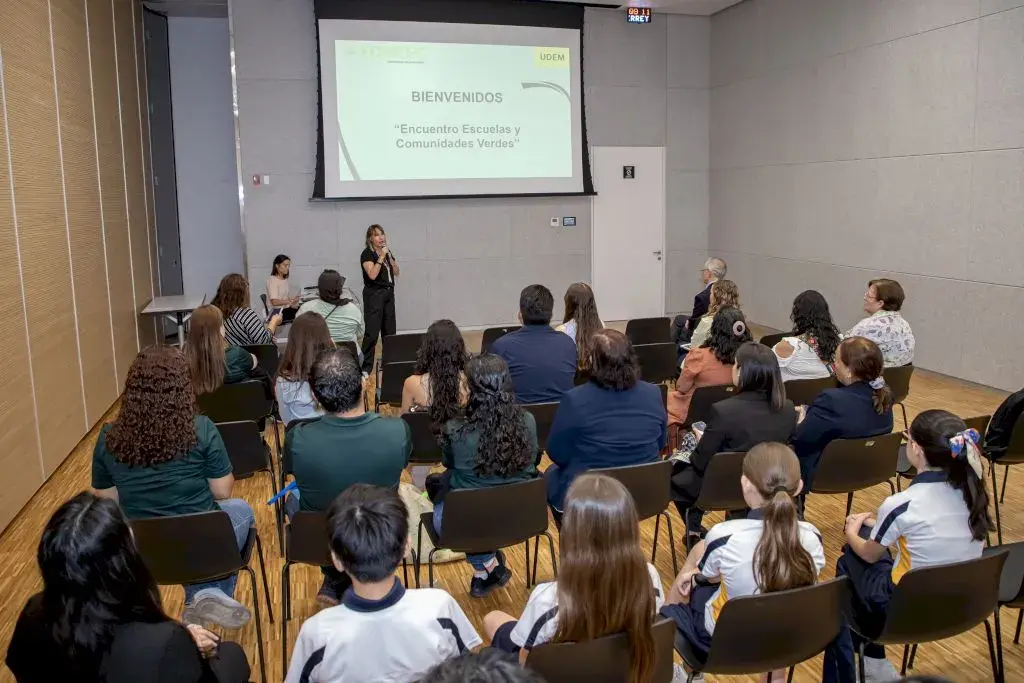 Archivo UDEM